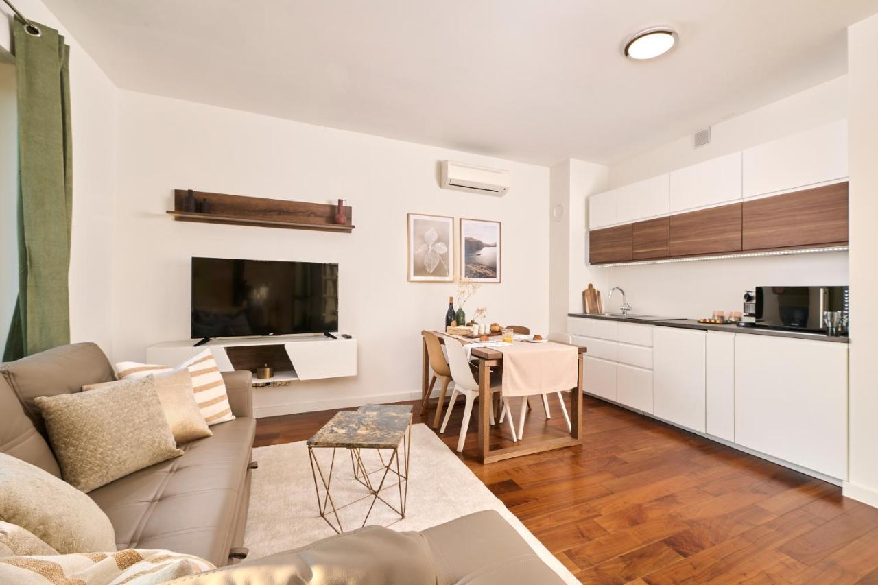 Brand New 1 Bedroom Apartment With Backyard Near The Beach! ポレッチ エクステリア 写真