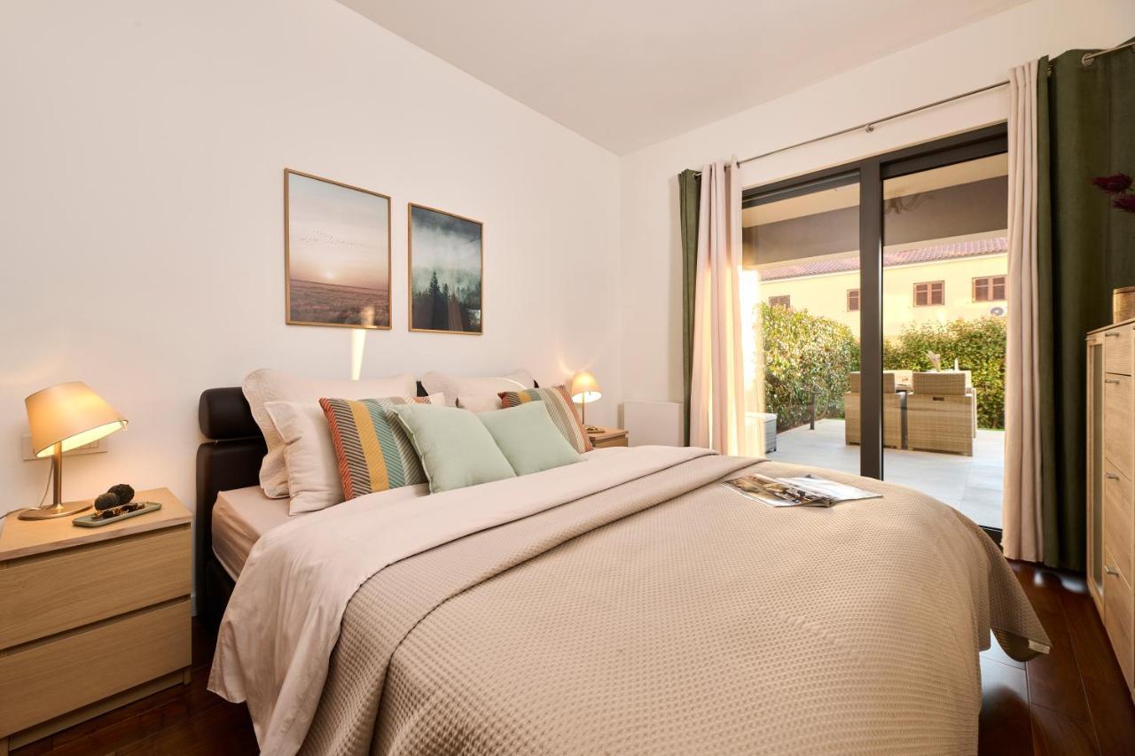 Brand New 1 Bedroom Apartment With Backyard Near The Beach! ポレッチ エクステリア 写真